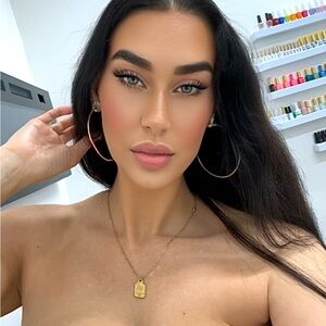 Meet your Posher, Vanessa